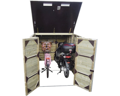 Houten fietsbox met open deuren, met daarin een fiets en een scooter