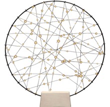 Decoratieve lamp met cirkelvormig ontwerp en filigraan lichtpunten