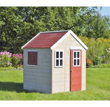 Houten speelhuis met deur, ramen en dak in de tuin