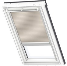 Dakvenster met plisségordijn voor verduistering