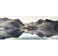 Landschap met berg en meer