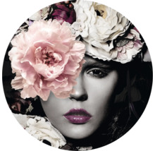 Decoratieve wanddecoratie met bloemmotief en vrouwengezicht