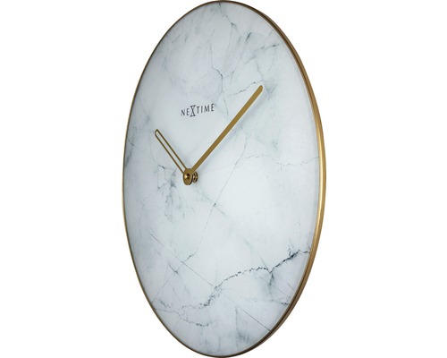 Wandklok met marmerlook en gouden wijzers