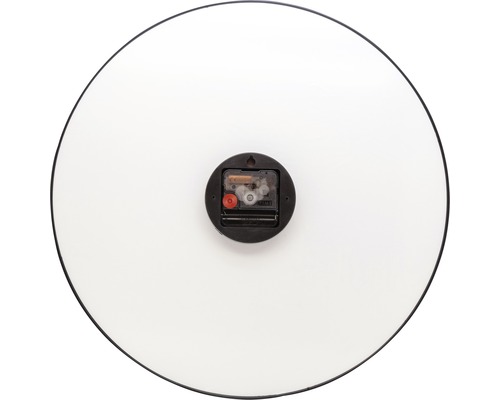 Achterkant van een ronde wandklok met uurwerk