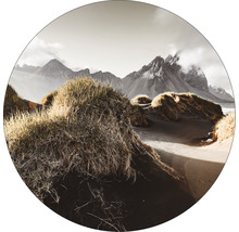 Decoratieve wanddecoratie met duinlandschap en bergen