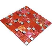 Mozaïektegel van glas en metaal in rood en zilver