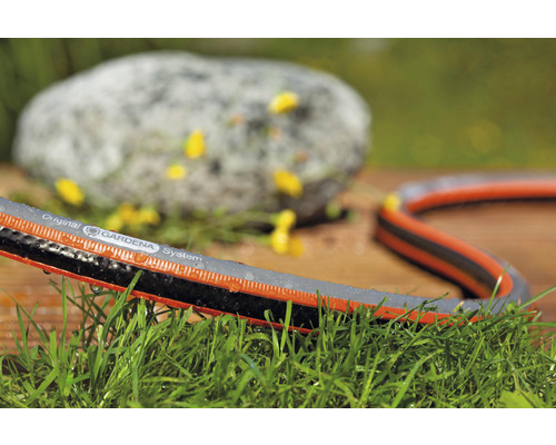 Gardena tuinslang op gras