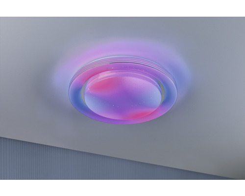 Plafondlamp met lichteffecten aan een kamerplafond