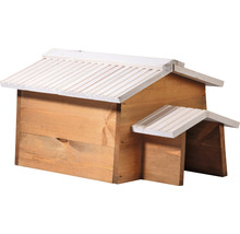 Houten insectenhotel met dak