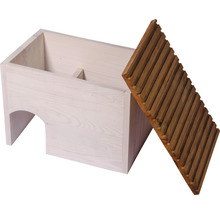 Houten bak met geribbelde deksel voor de tuin