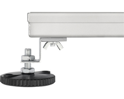 Gedetailleerd beeld van een in hoogte verstelbare voet met schroef en moer