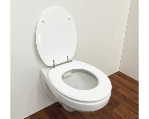 Wandcloset met diepspoeling en open toiletzitting