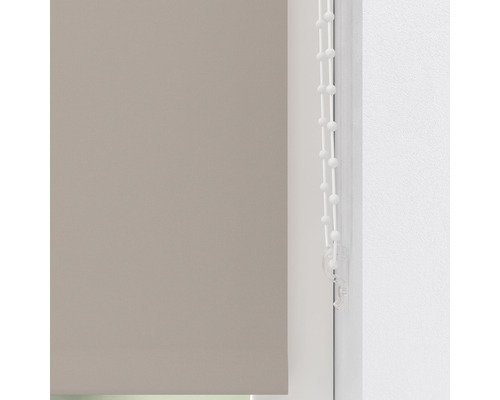 Close-up van een rolgordijn met kettingbediening