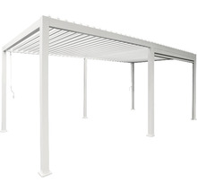 Vrijstaande, witte aluminium terrasoverkapping met lamellendak.