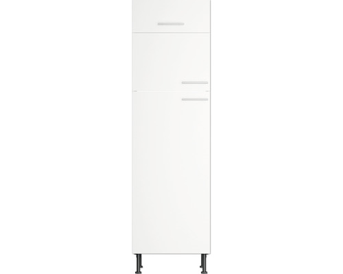 Witte keukenhoge kast met drie deuren en metalen handgrepen