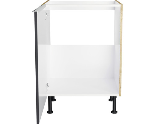 Keukenkast met open deur en poten