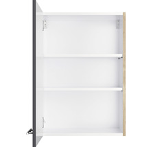 Open witte hangkast met drie planken
