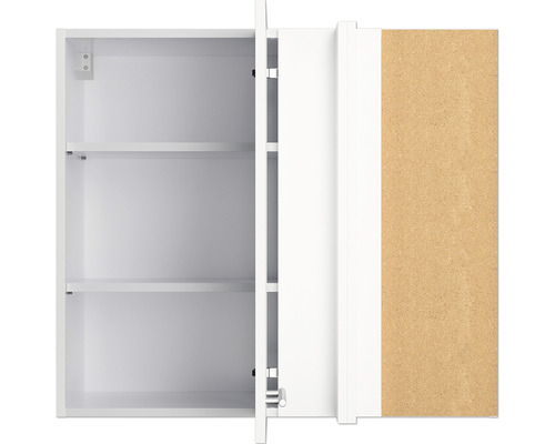 Geopende witte badkamerkast met planken