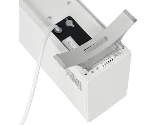 Detailweergave van een projectieschermbeugel met stroomaansluiting en schakelaar