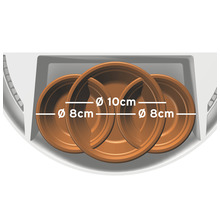 Drie bruine schotels, twee met een diameter van acht centimeter en één met een diameter van tien centimeter