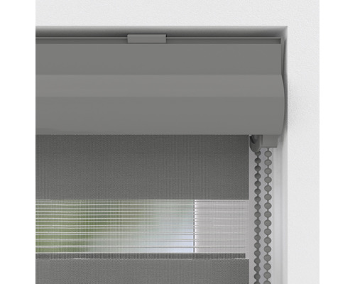Grijs duo rolgordijn in vensterkozijn