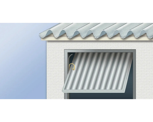 Gebouwweergave met dak en openstaand raam met rolluik