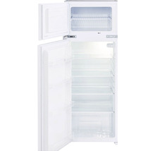 Witte koelkast met open deur, met planken