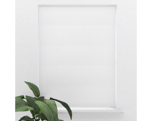 Raam met gesloten rolgordijn voor verduistering