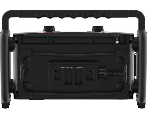 Achteraanzicht van een bouwplaatsradio met handgreep en bedieningselementen