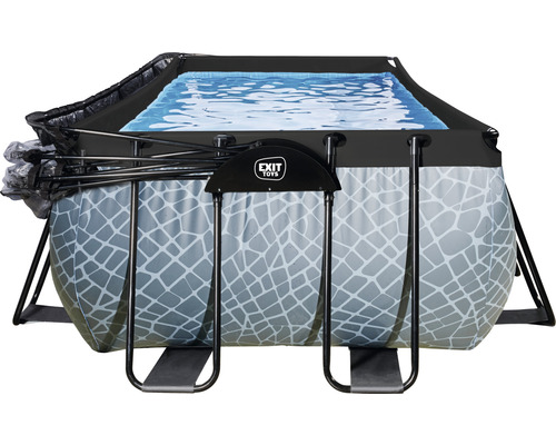 Rechthoekig zwembad met frame en water