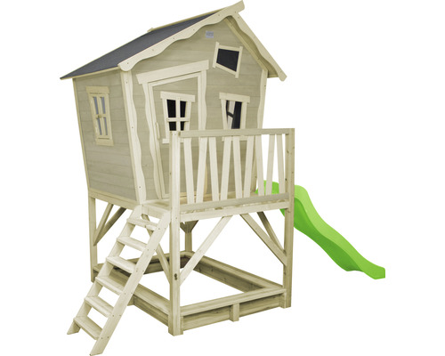 Houten speelhuis met glijbaan en zandbak