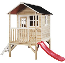 Houten speelhuis met glijbaan en ladder
