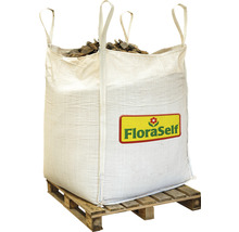 Grote zak boomschors op pallet met FloraSelf logo