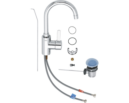 Keukenkraan van metaal met toebehoren