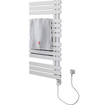 Witte handdoekradiator met handdoek