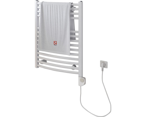 Witte handdoekradiator met handdoek en stroomkabel