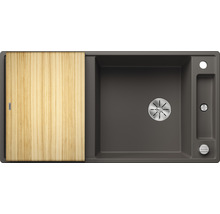 Spoelbak met houten snijplank