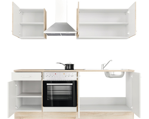 Inbouwkeuken met gootsteen, fornuis, oven, afzuigkap en hangkasten