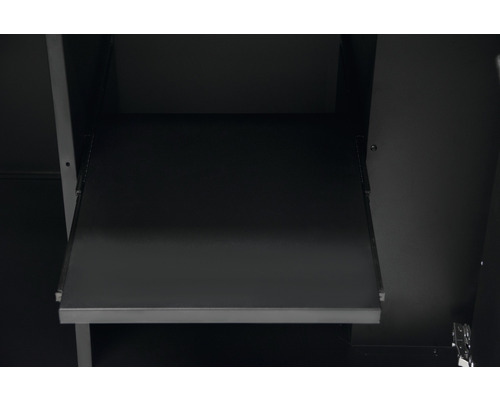 Uittrekbare plank in een kast