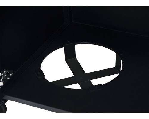 Gedetailleerde weergave van een vuurplaats met ronde opening en metalen kruisverbanden