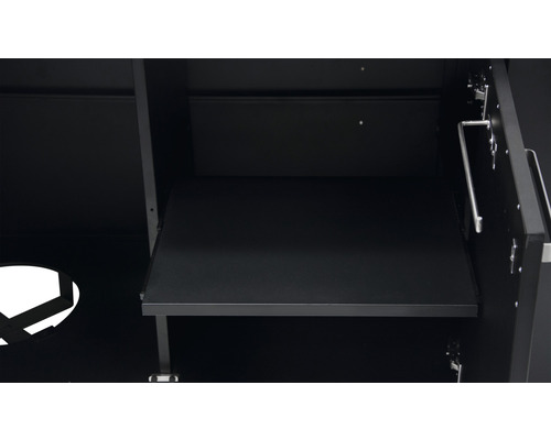 Binnenaanzicht van een grillkast met opbergplank