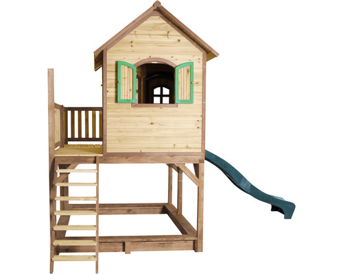 Houten speelhuis met glijbaan, ladder en zandbak