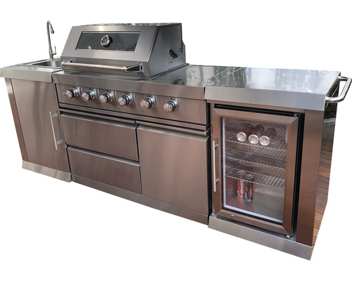 Buitenkeuken met spoelbak, grill, laden en drankkoelkast