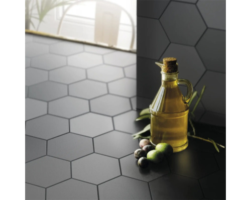 Zeshoekige vloertegels en wandtegels met olijfolie