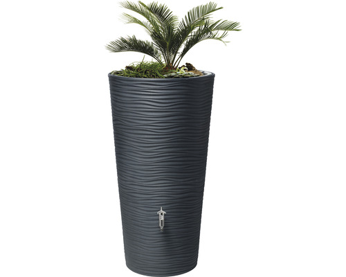 Regenton met planteninzet en waterkraan