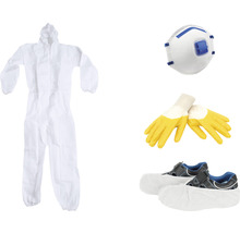 Beschermende kledingset met overall, ademhalingsmasker, beschermende handschoenen en overschoenen