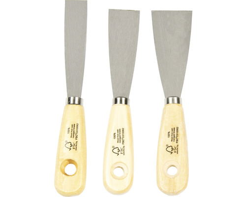 Drie plamuurmessen met houten handvat en metalen blad