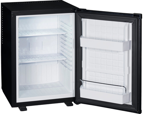 Open minikoelkast met planken