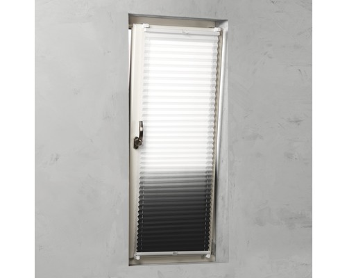 Plisségordijn op het raam voor lichtregulering en privacy