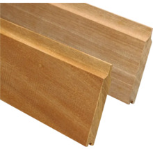Twee houten plinten in detail